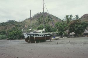 SY Pura Vida - Antifouling-Arbeiten - Bahia Honda/Panama